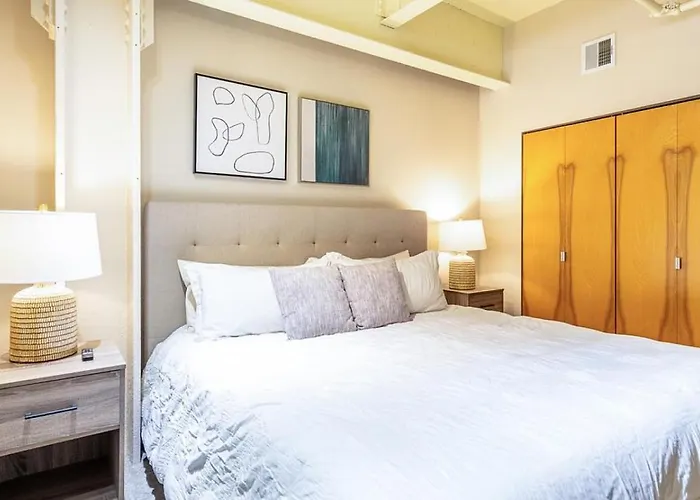 Landing - Modern With Amazing Amenities Apartment