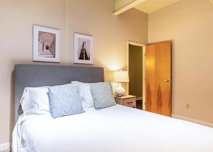 Landing - Modern With Amazing Amenities Pittsburgh