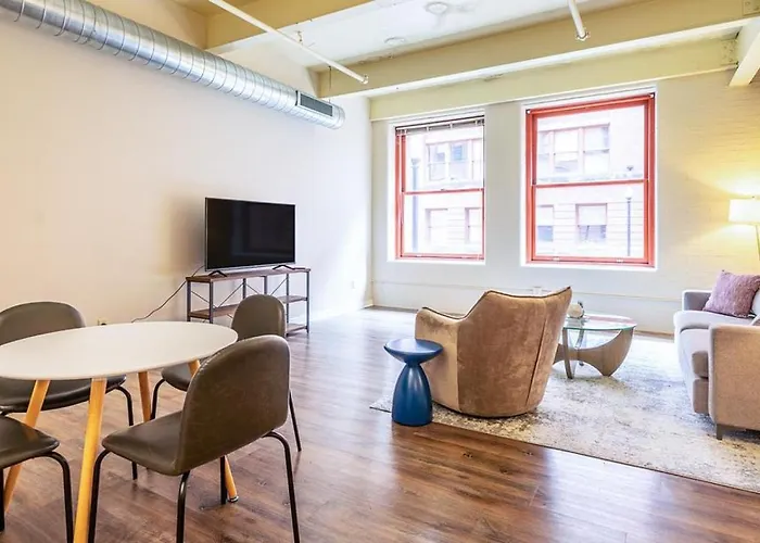 Landing - Modern With Amazing Amenities Apartment
